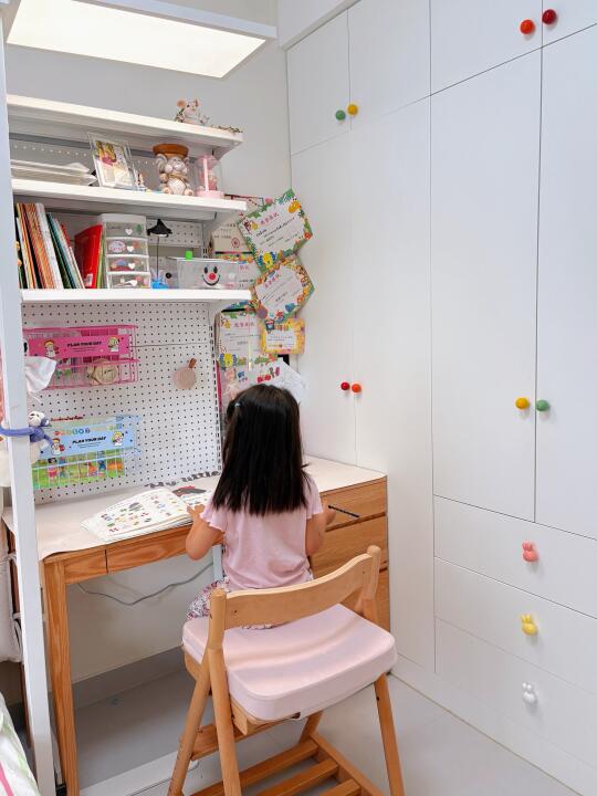这可是五岁小孩的书桌啊！真的太快乐了吧👧