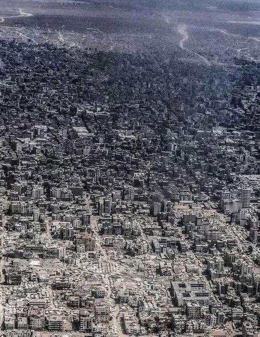 一座拥有超过 5775 年历史的城市在一场空中炮击中夷为平地！而造成这一切的，竟