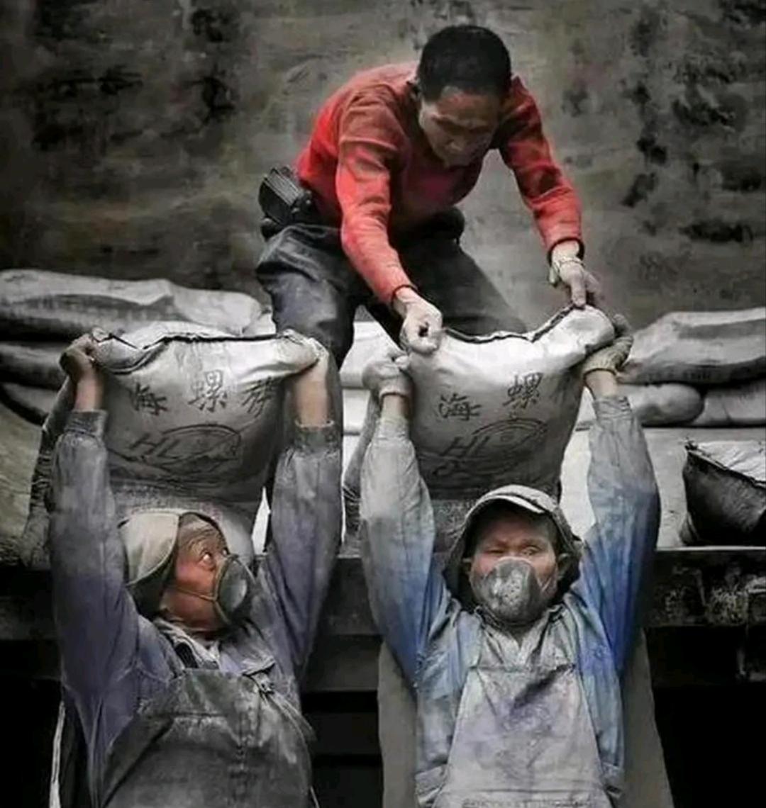 世间的苦和累，真不是身体累那么简单，心累才是最要命的。闭上眼思绪万千，睁开眼就得