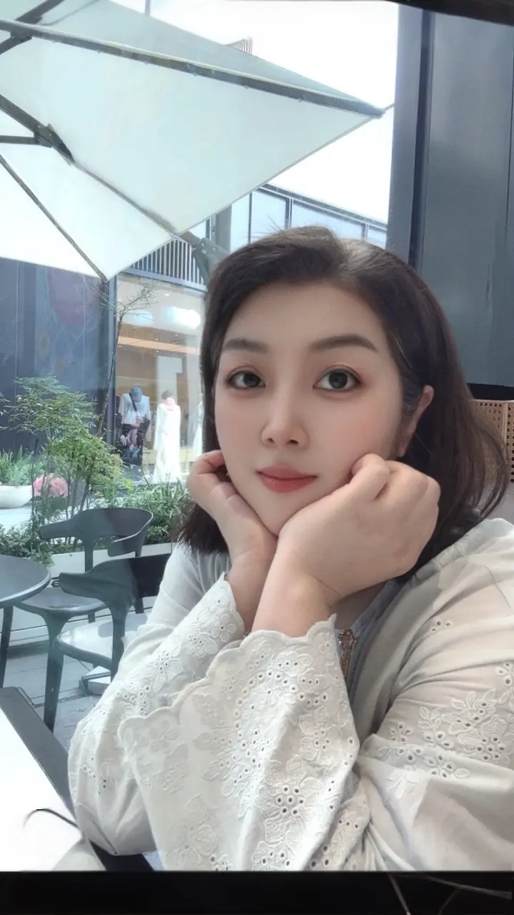 暑假过了一大半，母女俩难得一次外出逛逛