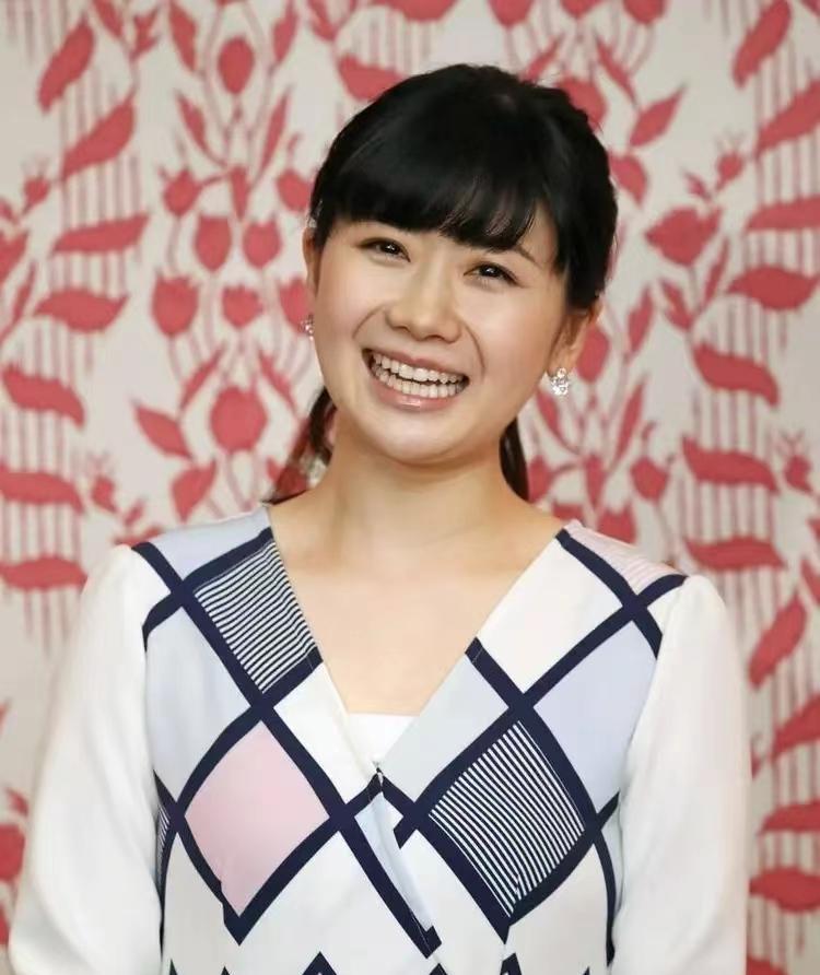 骂她的人可能都漏了关键反转。
福原爱和那位“横滨男”，没散。
不仅没散，他们正联