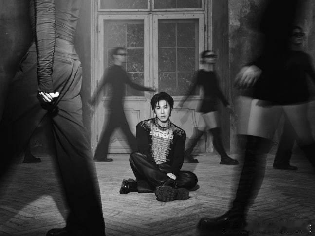 东方神起成员郑允浩[超话] 将于5日发行正规一辑《I-KNOW》，当天将在首尔江