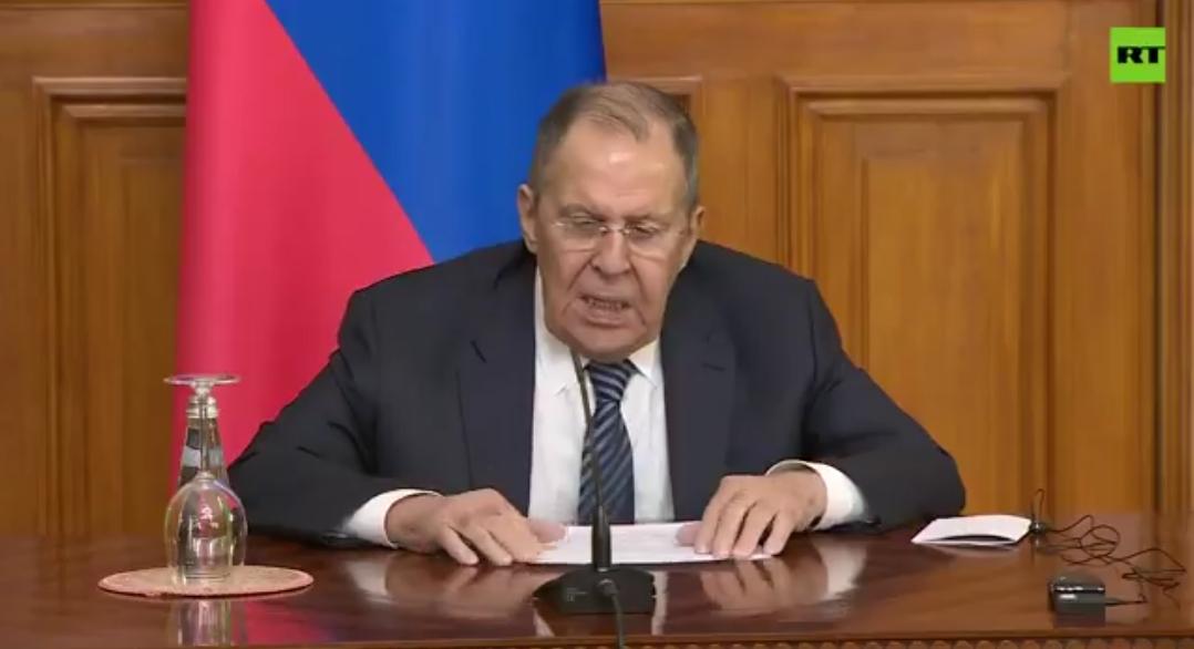 我们看到委内瑞拉领导层如何捍卫自身的权利与独立——拉夫罗夫
 
莫斯科支持委内瑞