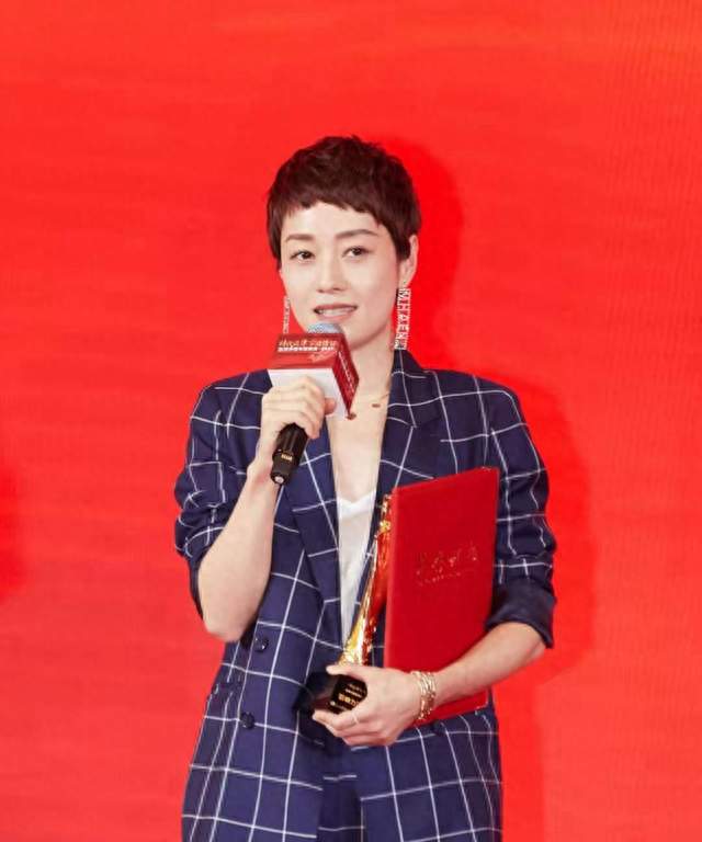 重阳节陪爸妈登高穿这3套！马伊琍素雅搭配，长辈看了都夸