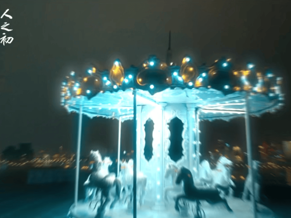 张若昀新剧0帧起疯 张若昀的新剧真的太敢拍了，全员疯批的设定太带感了，他更是把高