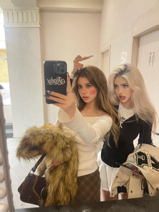 瞧瞧我这近视 差点把你看成人了