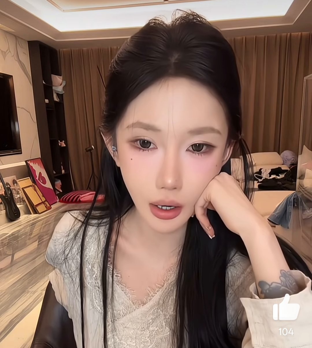 小婉自曝整容小婉是谁？我想知道？有没有课代表解释一下，而且我感觉现在整容也不是什