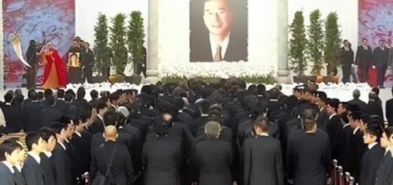 最大的台独分子，再也藏不住尾巴，终于露出来了肮脏的脑袋！原来，最大的台独分子不都