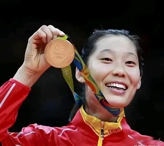 真是可笑，朱婷签约意大利科内利亚诺豪门俱乐部，到底是谁的眼光出了问题。
朱婷无疑