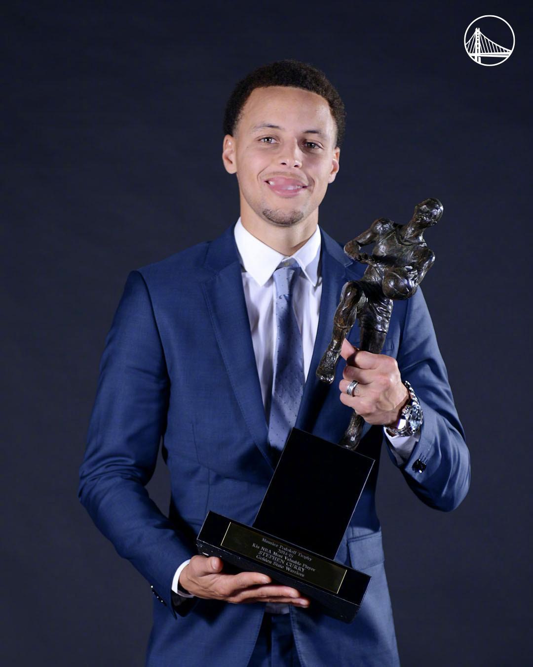 11年前的今天，当选2014-15赛季NBA最有价值球员🏆 
