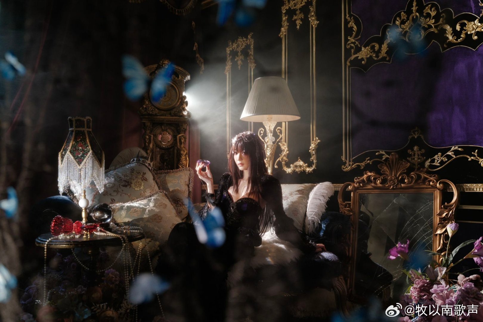 胡意旋小白花爆改黑玫瑰 这也太好看了吧，每次都觉得很惊艳诶， 胡意旋黑玫瑰造型太