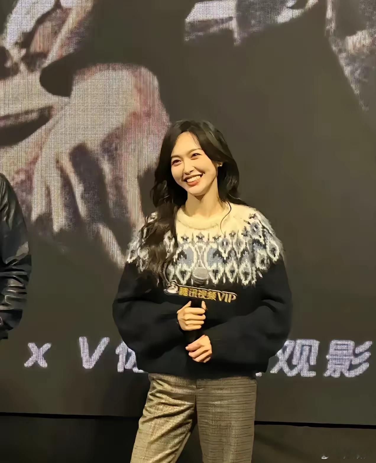 感觉唐嫣她做的最正确的一件事就是嫁给了罗晋。可以说，这是一个幸福的女人，年轻有为