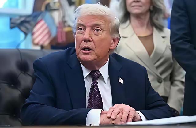 特朗普这话就很有意思了，当主持人问他，如果日本与中国开战，美国会不会支持日本时，