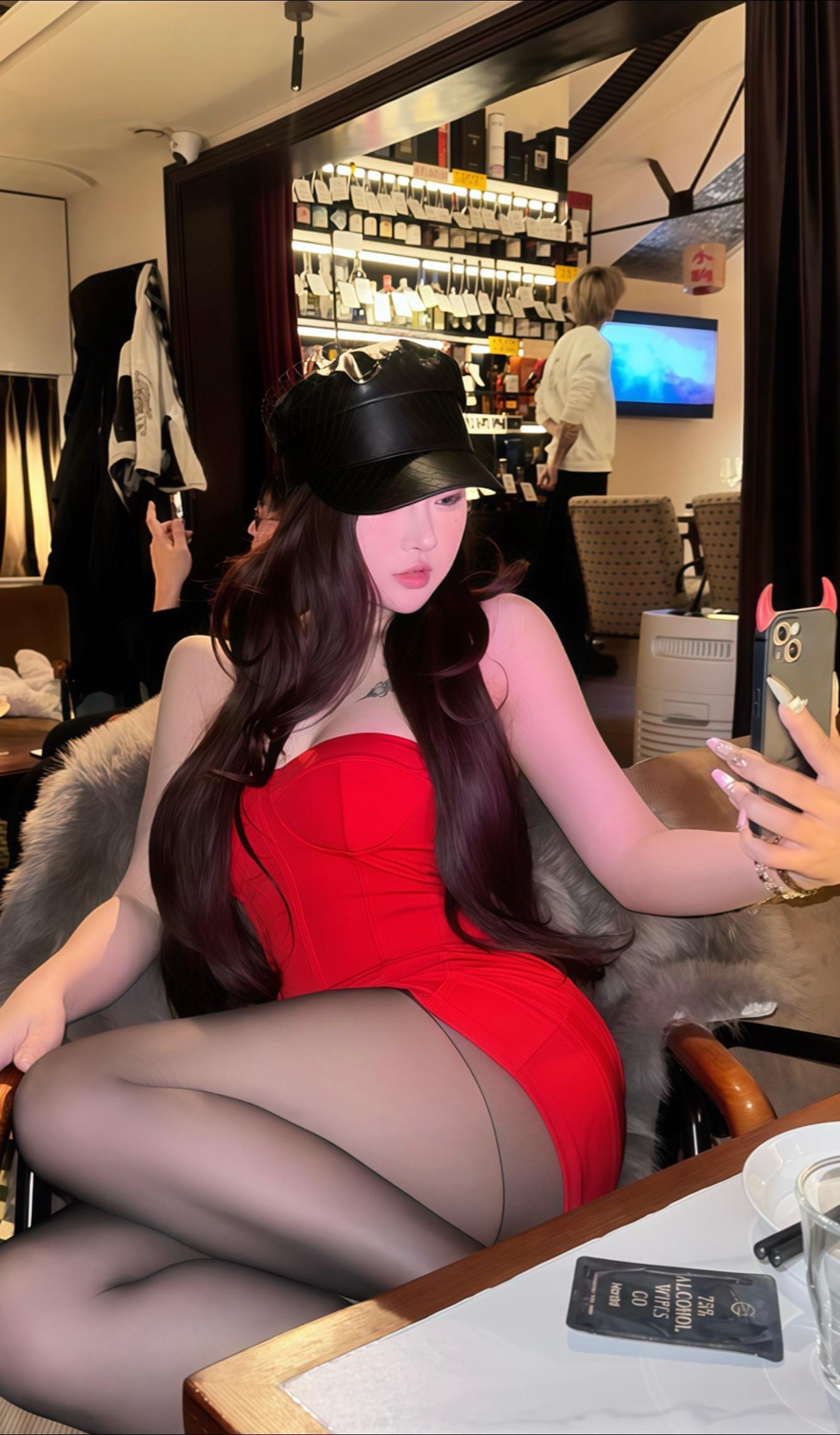 我想独享你的爱  可是做恋人你时常冷冰冰  做朋友你总是暧昧不清