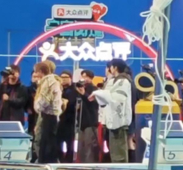 总能自己找乐子玩袖子中（cr🫘王鹤棣宇宙闪烁请注意