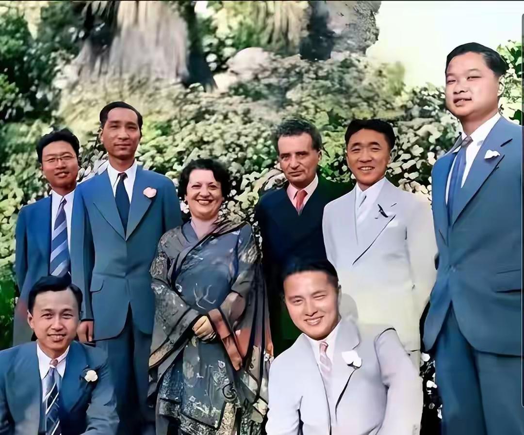 1964年的，钱学森吃饭时，他随手夹起一块送到嘴边，却突然喊出一句：“别吃！拿去