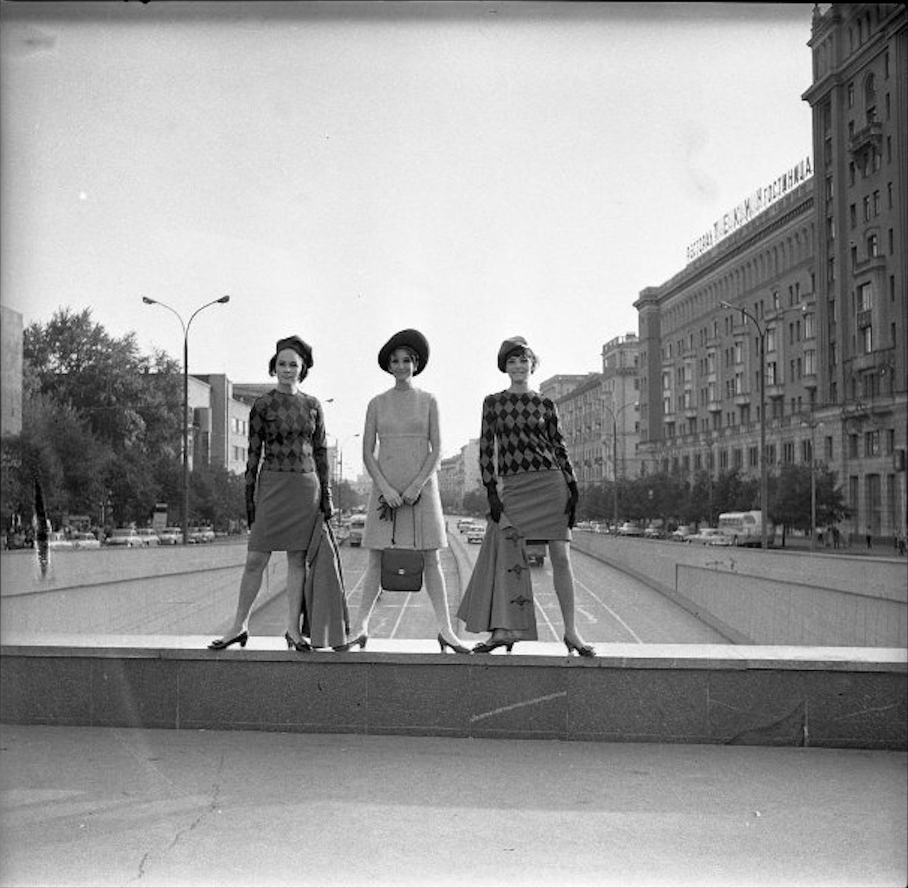 1960年代，苏联时装模特。（拍摄：Eduard Kozadaev） 