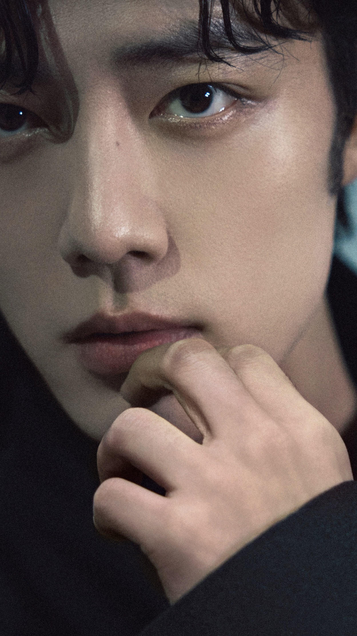 比唇下痣更性感的鼻上小痣（之前的大多都会被后期修掉 新摄影保留下来了