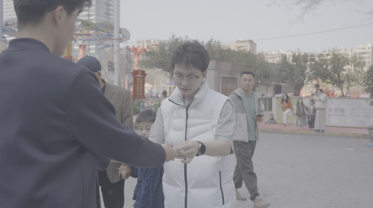 此刻春运的意义具象化了 赶了这么多年春运，留下的记忆，大多是拥挤的人潮、熬人的车