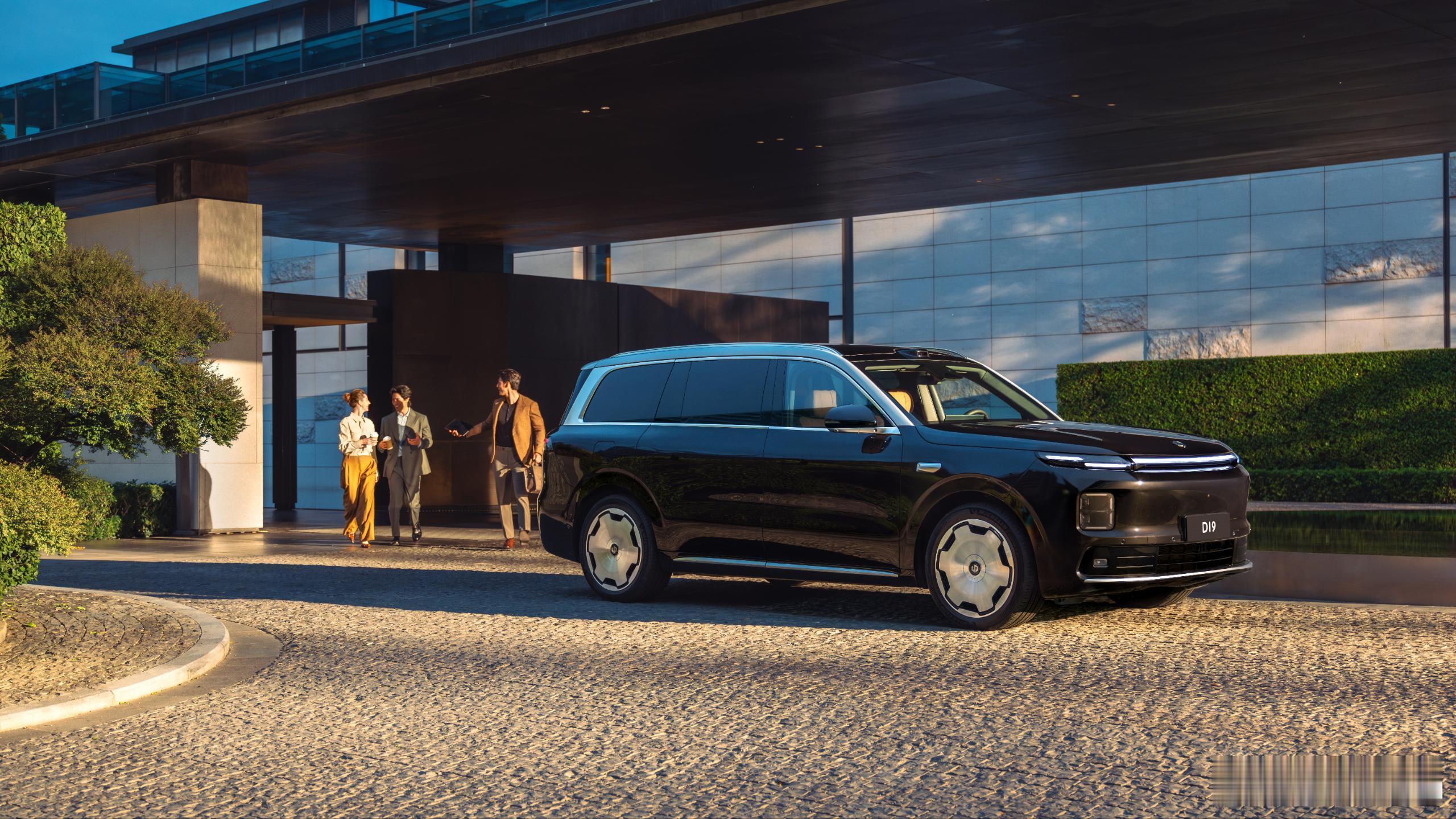 让豪华，变得触手可及让旅途，满载幸福日常零跑D19  零跑十周年今晚18:30 