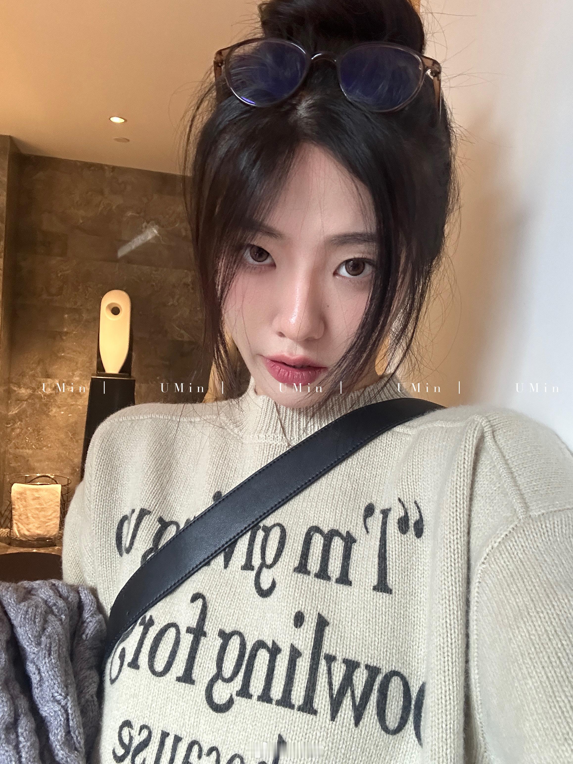 大头贴贴🤍🖤💛#umin是一闵# ​​​