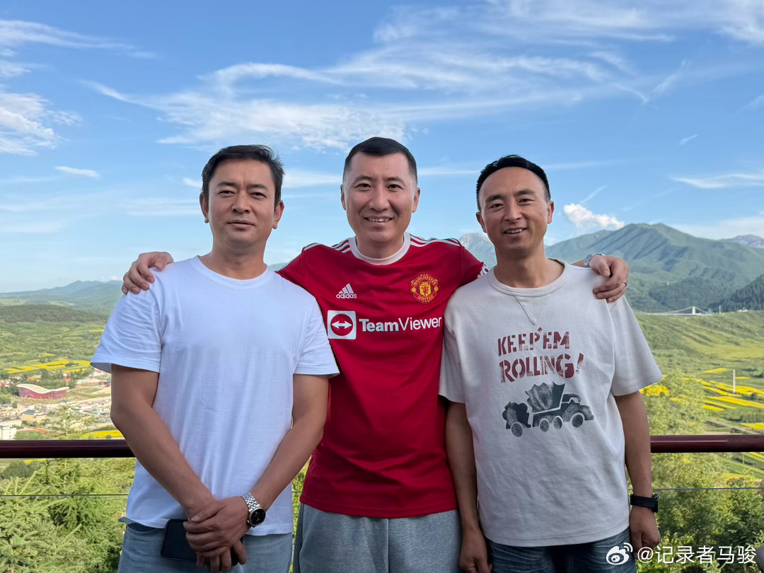 大方回馈每一份善意，在双向的肯定中收获更多真挚的情感，找到更多勇气和力量。好梦~