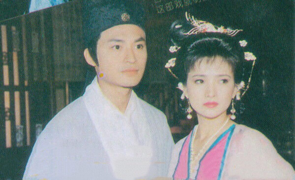 帅哥美女组合就是养眼，无论是何晴和许亚军还是许亚军和胡静，又或者是马景涛何晴，他