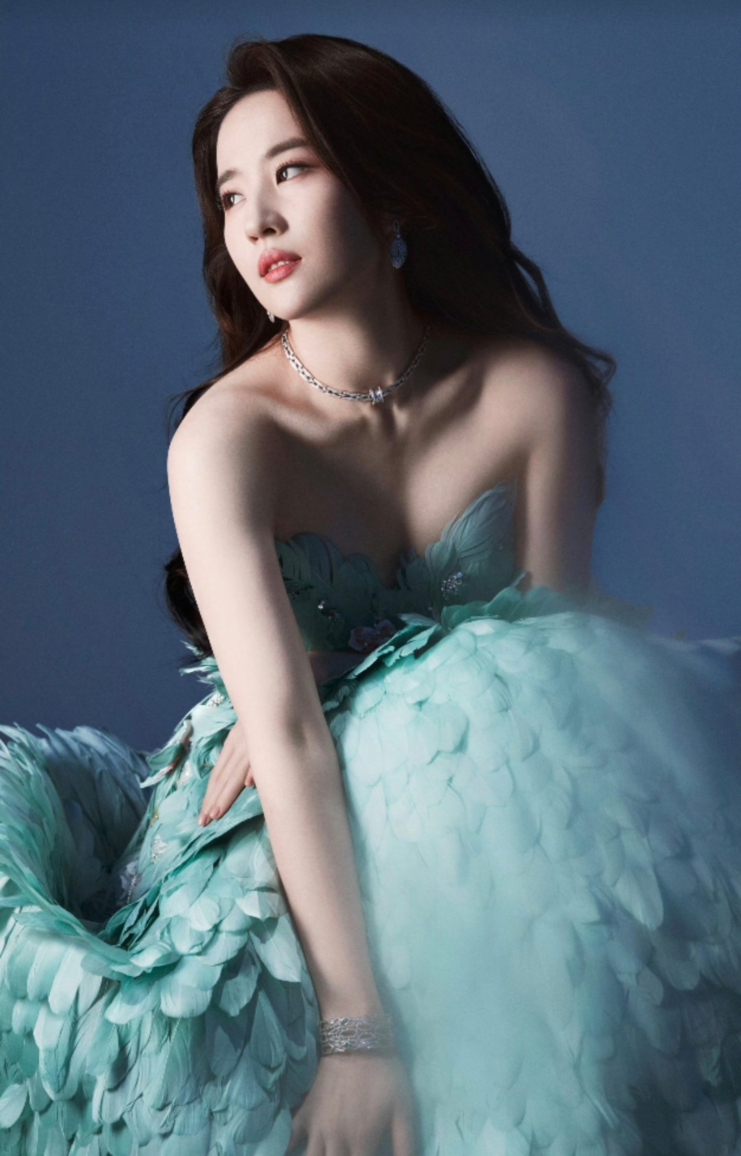 曝刘亦菲好莱坞电影待拍网传刘亦菲接下好莱坞海盗题材新作，从东方神女到海上女海盗，