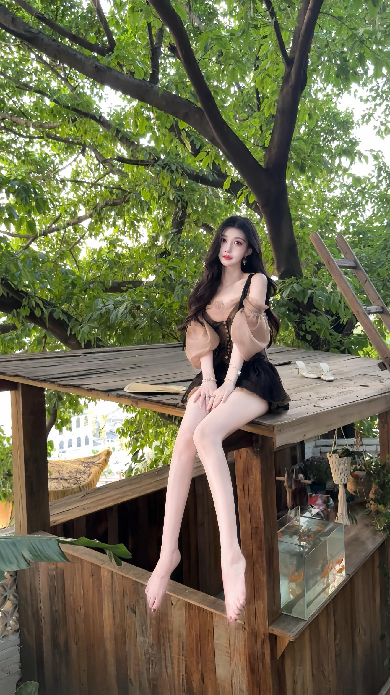 如果我的心注定要捕捉生命中所有情绪的波动，那我只希望自己有一副不那么易...