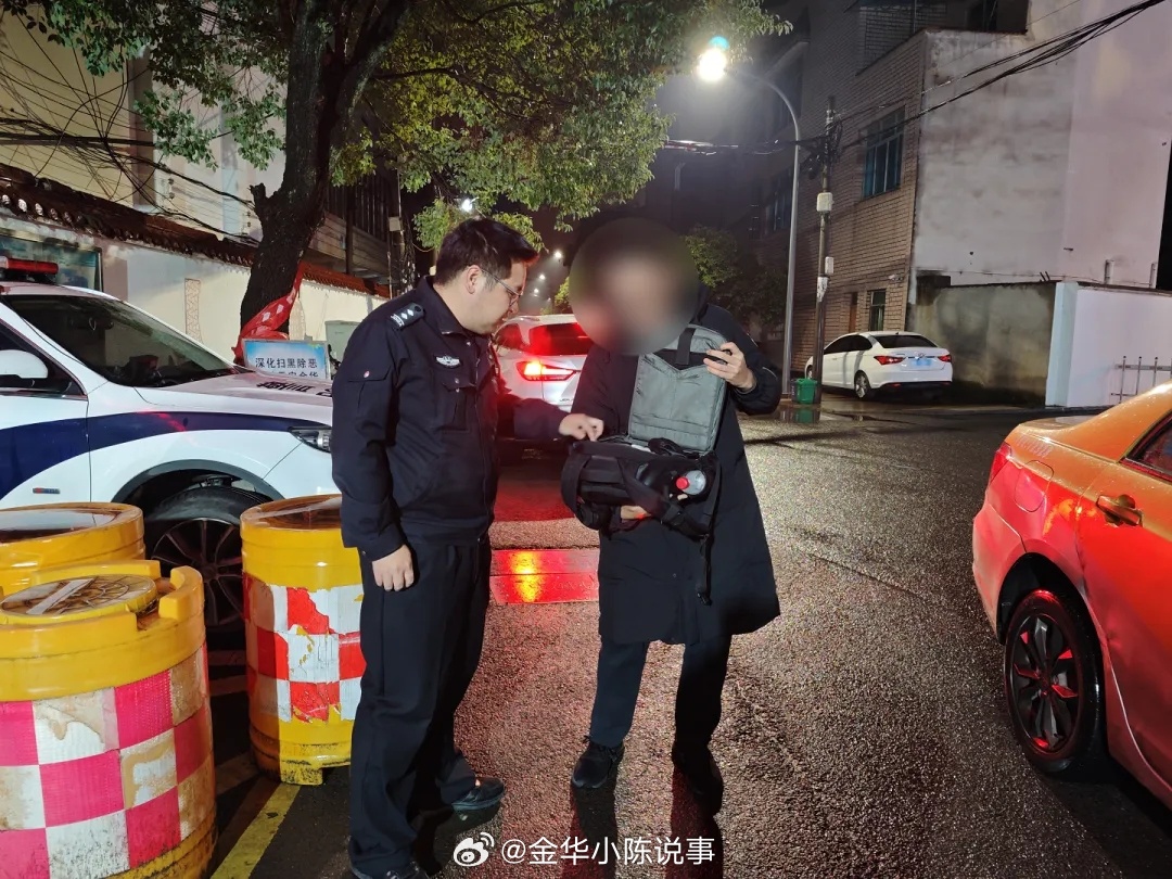 旅客发来手写感谢信为这座城市点赞近日，浙江金华。金东公安收到了一份特殊的“礼物”