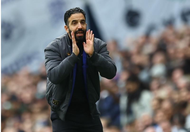 据媒体统计，曼联是本赛季英超上半场进球最多、下半场丢球最多的球队。曼联本赛季联赛