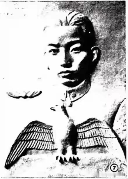 广东三水兄弟，书写空军传奇。
兄长曾参加“两航”起义，驾机回归大陆，弟弟则是“抗