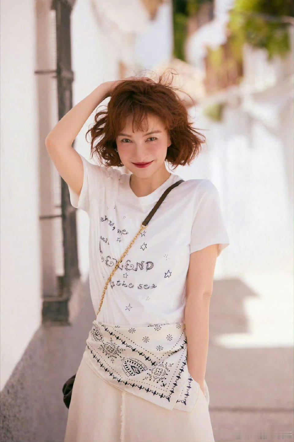 吴昕本来就很美，更别说她还特别自律，还记得她很早之前被嘲笑过很长一段时间的腿粗，