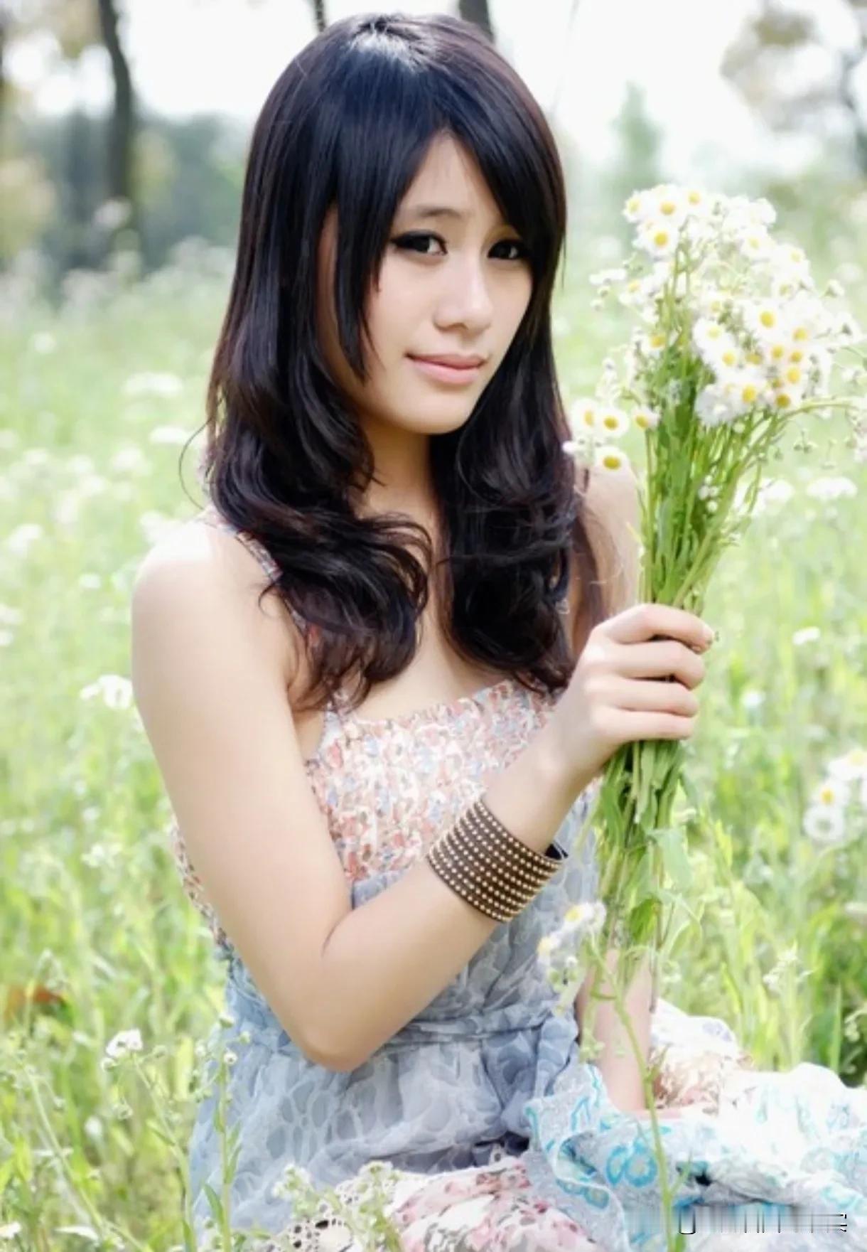 四十岁是一个充满魅力的年龄段，对于女人来说，这不仅是生理和心理的转变，更是人生阅