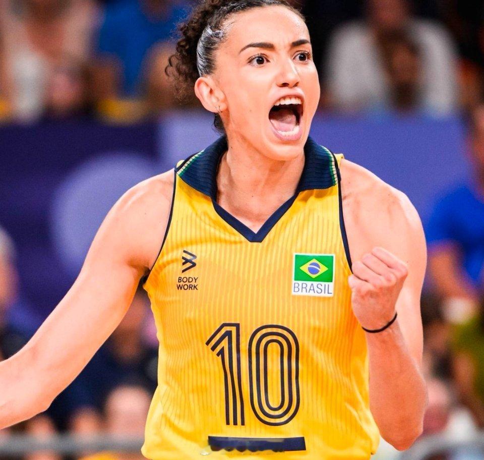 女排 巴西elle：在去年奥运会半决赛输给美国队后，你接受了一次采访，那次采访在