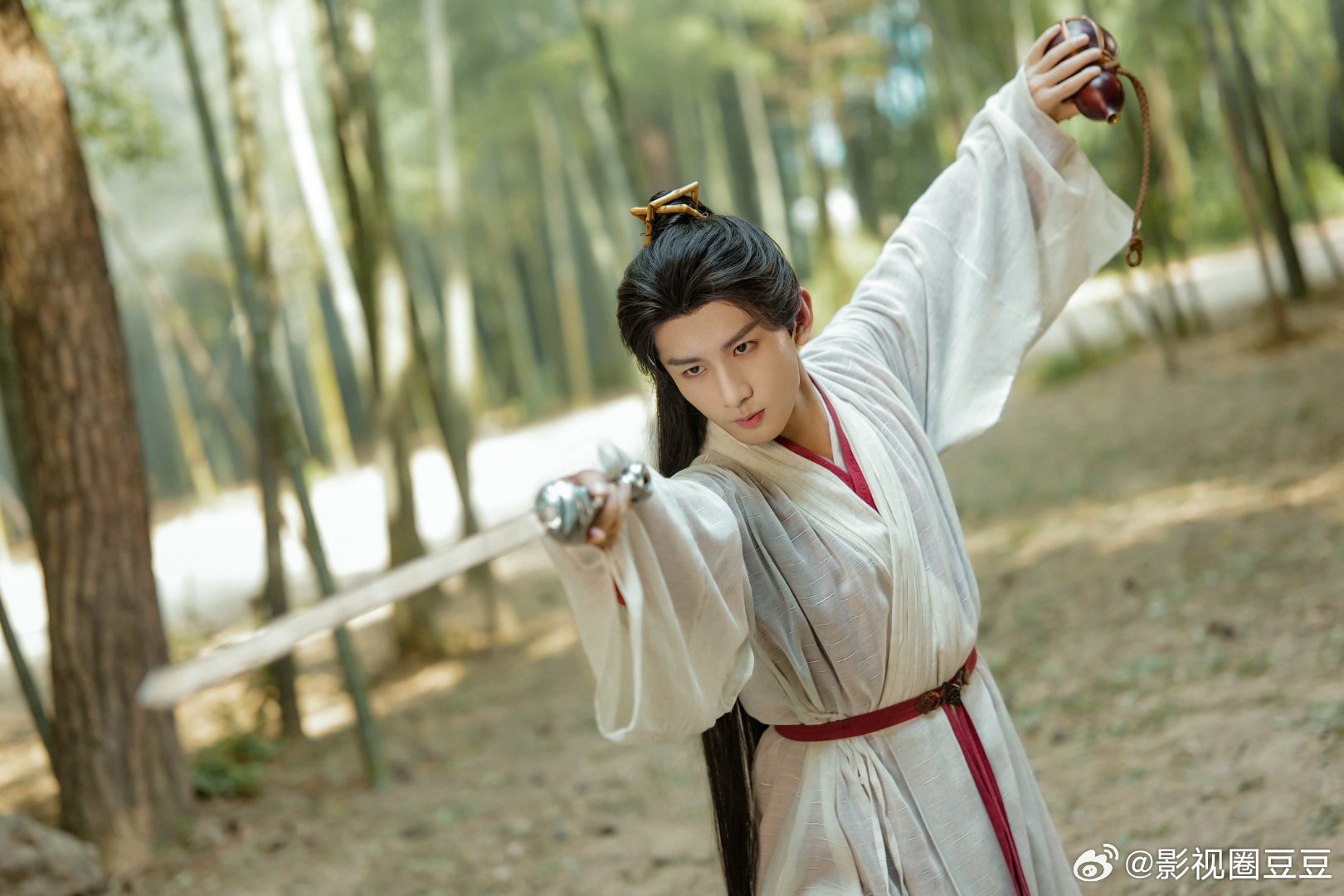 成毅《莲花楼》李莲花在桃一堆热度破亿角色里显得很突兀啊，唯一一个不是近半年来播出