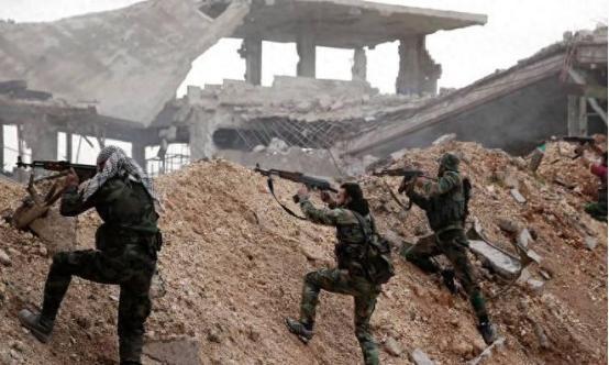 马里这事儿闹大了，国防部长被炸身亡，之前帮马里守场子的俄罗斯“非洲军团”，居然被