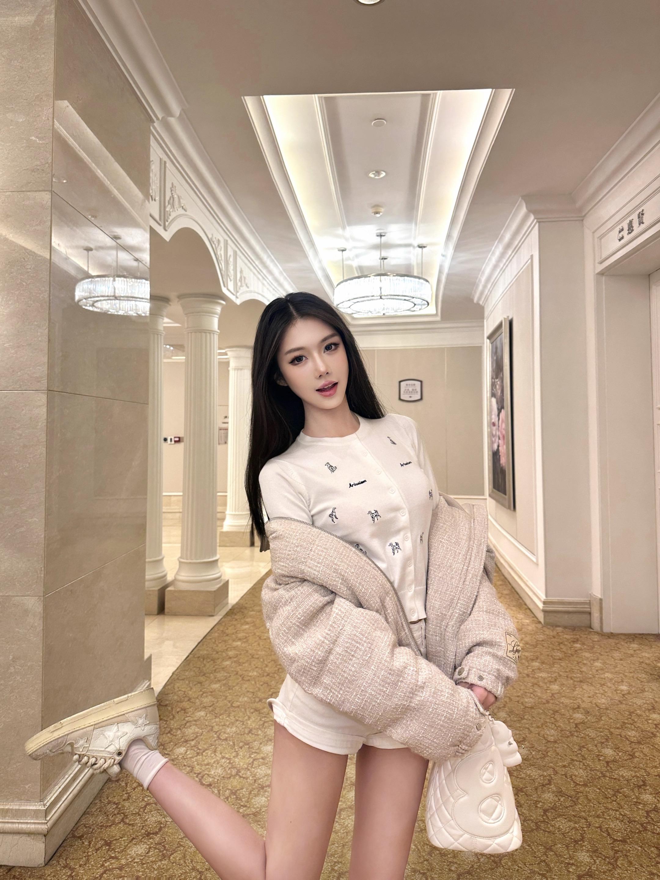 大千世界 谁要和你这个蠢货计较一辈子。