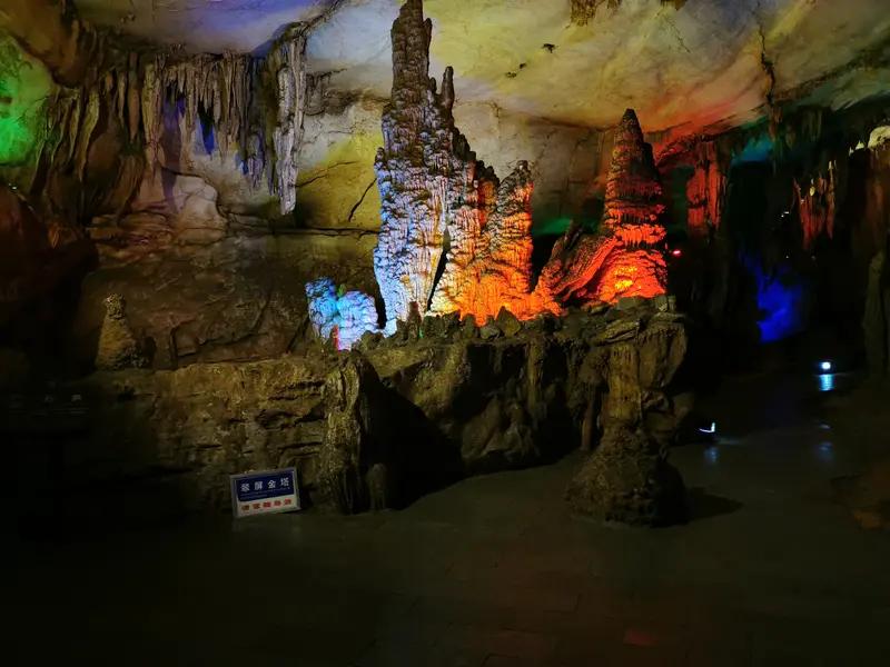 要说女儿国国王谁演得最漂亮，我首推86版《西游记》里朱琳扮演的那位。当时大家目光