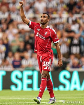 终于有人说格拉文贝赫的长传问题了推友说格拉文贝赫的水平若要再上一个台阶，关键就在