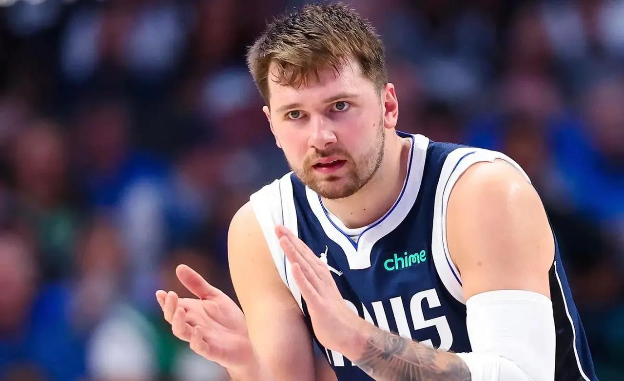 本赛季 NBA 常规赛只剩不到10场比赛，你认为谁会最终拿下本赛季的 MVP？
