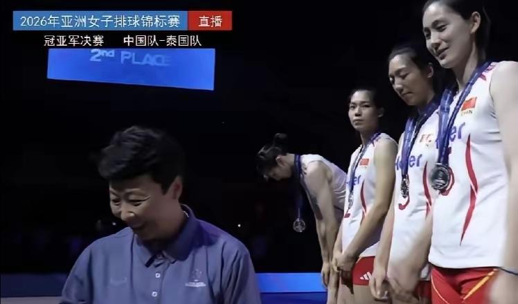 冯坤系亚排联教练委员会主席，给中国女排颁不足为奇！