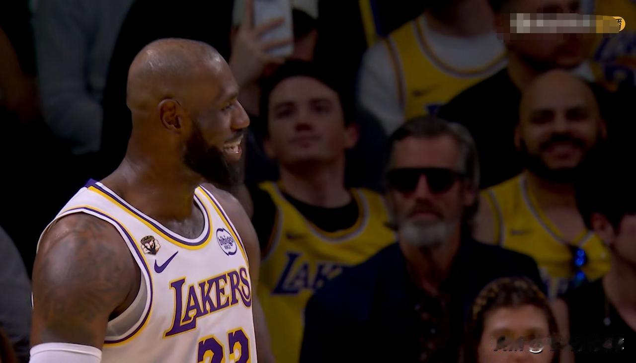 湖人巨星詹姆斯真是太虚伪了！在今天湖人主场以89：111惨败于凯尔特人的赛后采访