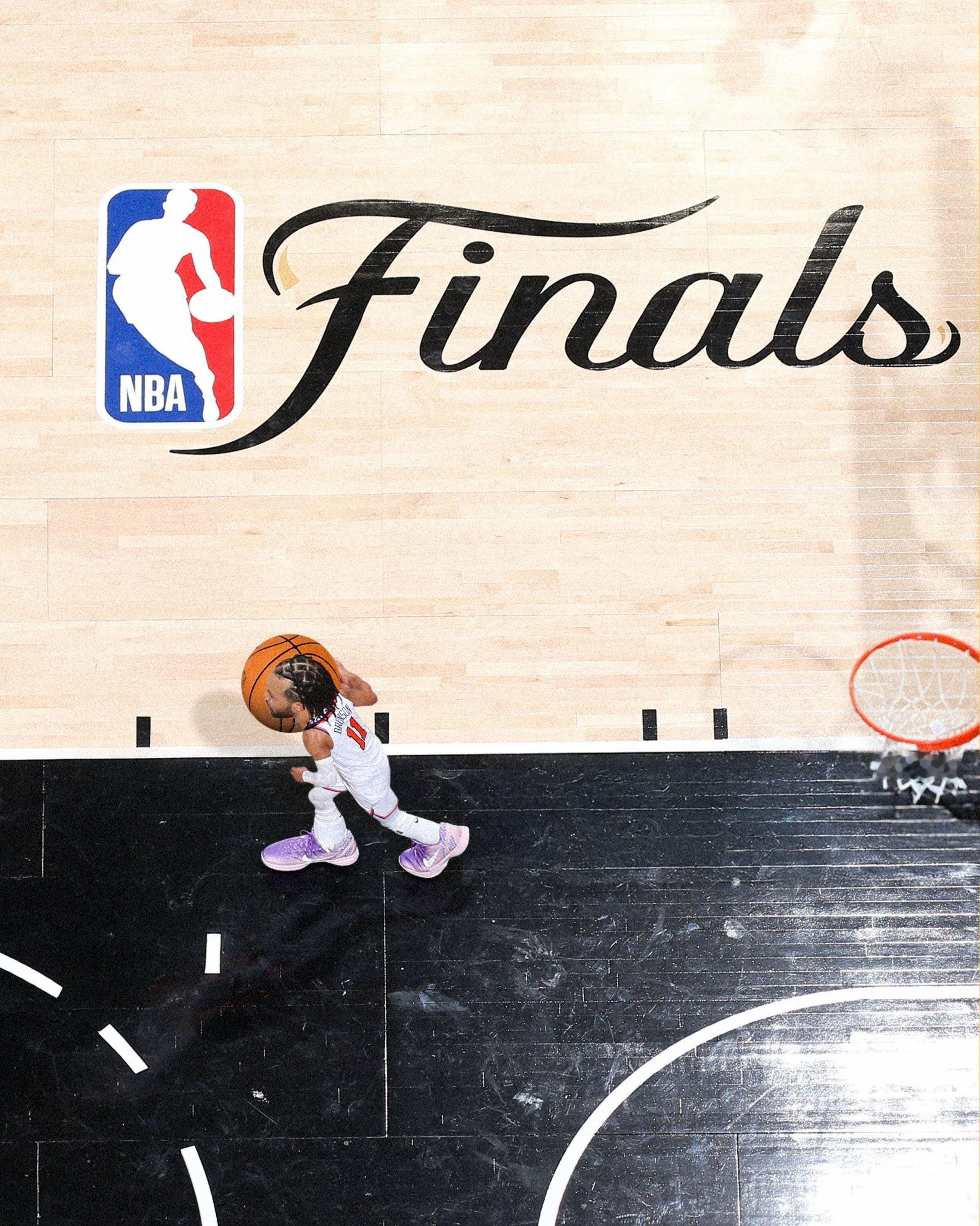 一组小人国照片，有意思。NBA