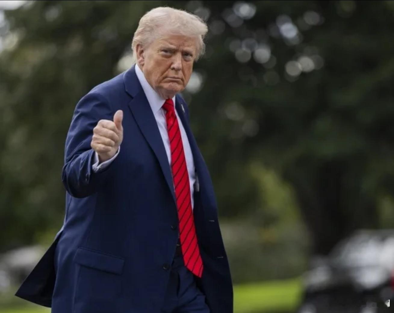 美媒称，知情人士透露，特朗普为稳定全球油价，或将很快放宽对俄罗斯石油和伊朗石油的