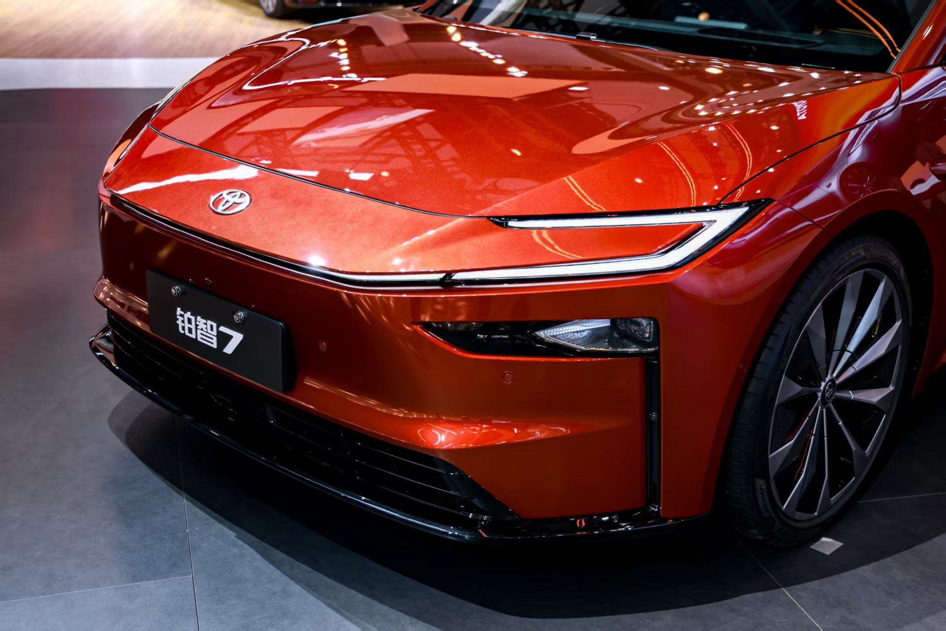 讲道理，新能源时代初期，冰箱、彩电、大沙发确实够吸引人。但马上2026年了，这些