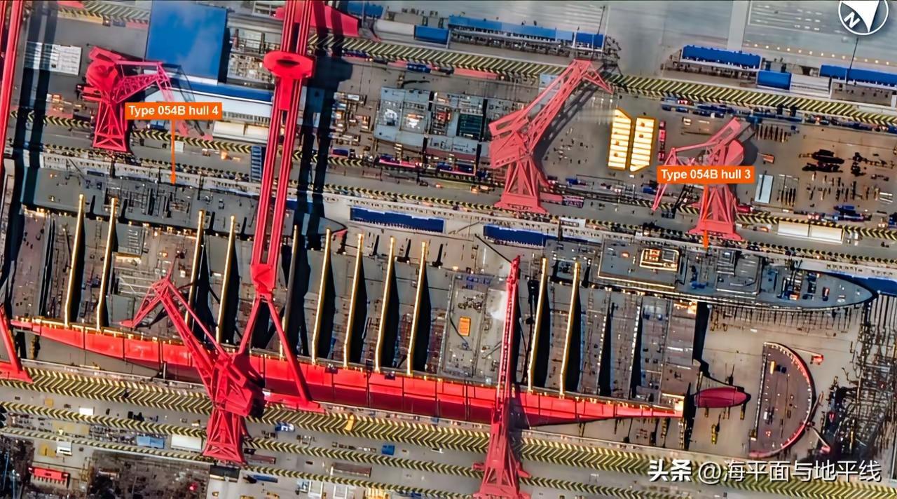 仔细看，又一个075型两栖舰编队呼之欲出了。