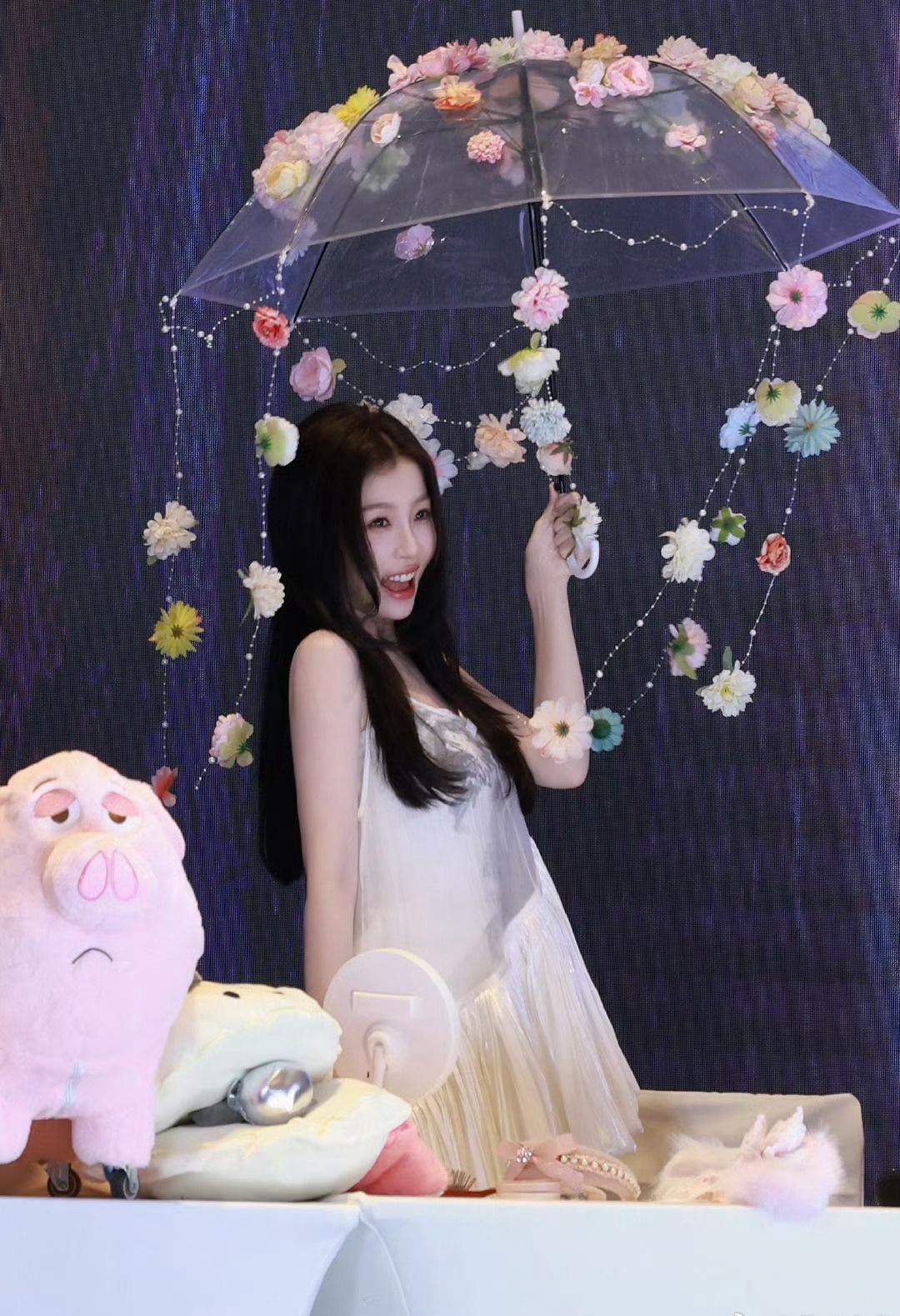 虞书欣虞书欣虞书欣云初令虞书欣云初 

“很庆幸能在炽热的青春里遇见你""I a