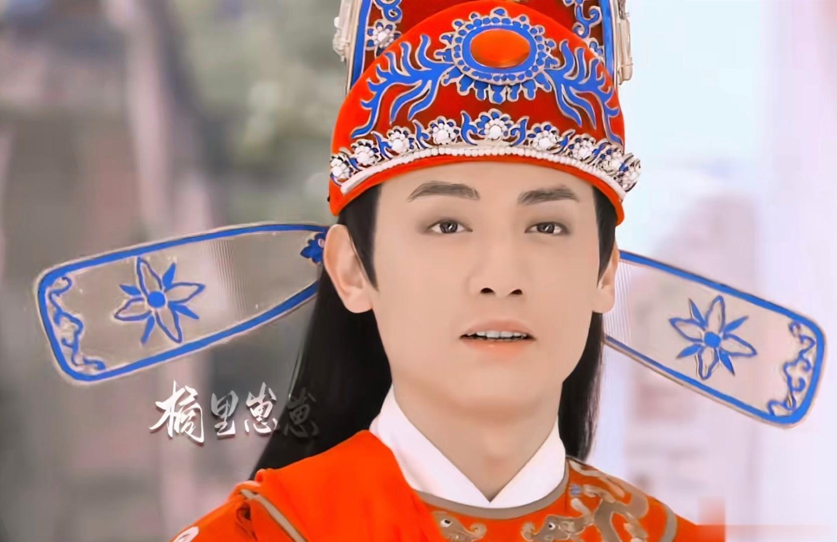老生常谈的话题图一这种披发造型在古代估计也只有图二这种小朋友过家家的时候能看到了