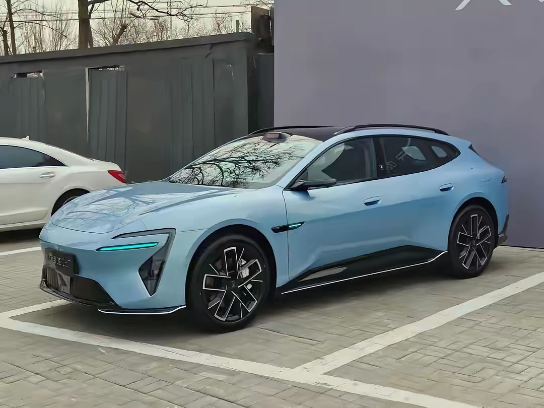 阿维塔06T实拍，还得是猎装设计帅！ 